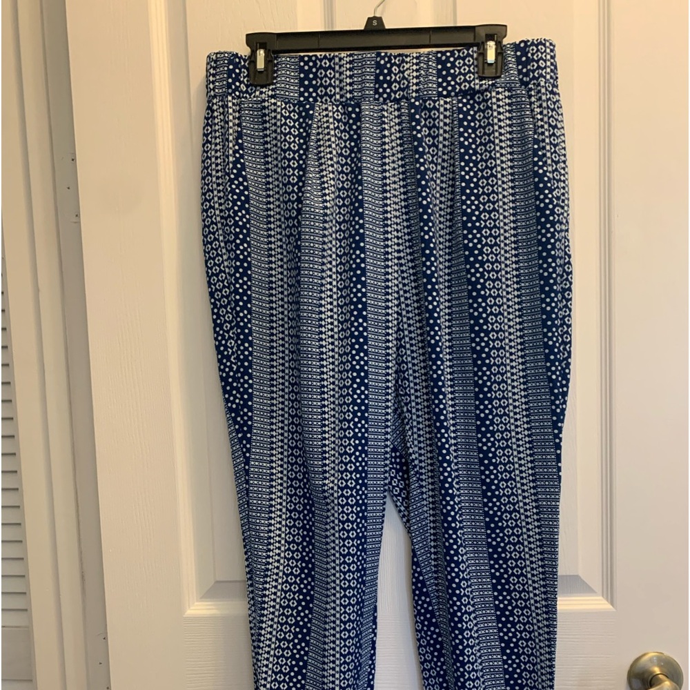 New with tags Giuliana Rancic pants with elastic legs.